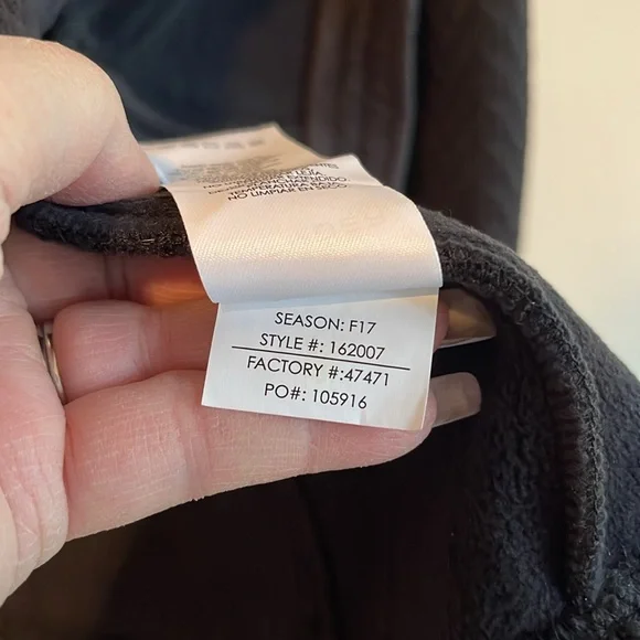 Spider Cable Knit Zip front sweater jacket - Picture 9 of 9